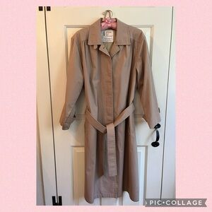 🩷London Fog Vintage Raincoat🩷